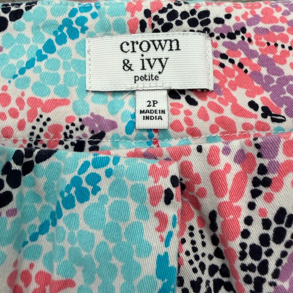 Crown & Ivy Women's Floral High Waist Shorts - Blue and Pink - Scallop Edge - Picture 4 of 4